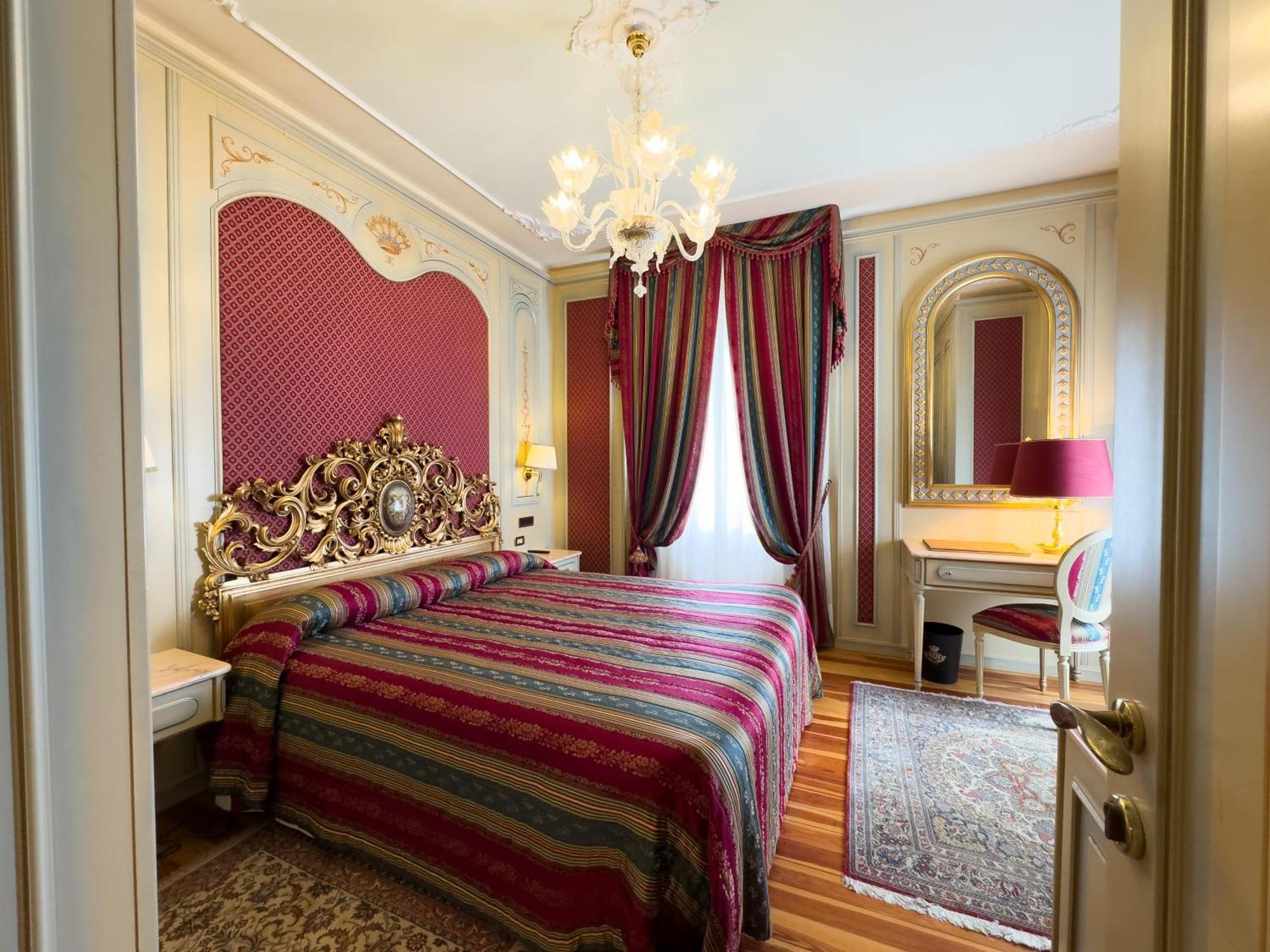 Hotel Regina Palace 4*